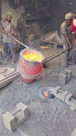 Traditional Casting of a Massive Ship Propeller #Manufacturing #Engineering #metalworking