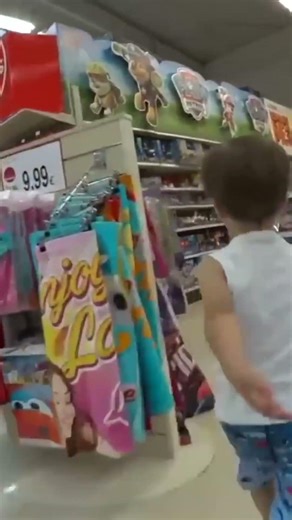 Marcos ran into the toy store - Brancoala Family #Shorts