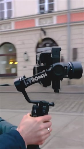 DJI FRANCE on Instagram: "Un hyperlapse sur longue distance se joue sur deux points : stabilité + constance du cadrage. Avec DJI RS 5, le module de suivi intelligent amélioré permet de garder le sujet (ici la statue) bien suivi pendant le déplacement, pour une séquence plus fluide et plus facile à exploiter au montage. 🎥 : @timelapsetomasz #DJI #DJIRonin #DJIRS5 #RS5 #CameraGimbal #Hyperlapse #CameraStabilizer #Videographie"