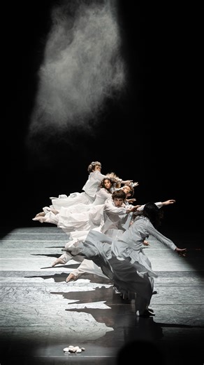 Bayerisches Staatsballett on Instagram: "🎉 The Bayerisches Staatsballett wishes you and those dear to you a healthy and happy 2026! Before stepping into the new year, we look back on 2025 with grateful hearts, remembering all the beautiful performances and magical moments we shared together! Thank you for being part of our journey. Here’s to another year full of dance, passion and inspiration! 💖🩰 • Das Bayerische Staatsballett wünscht Euch und allen, die Euch am Herzen liegen, ein gesundes un