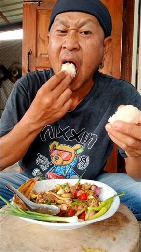 ข้าวเหนียวกับตำมะม่วงอร่อยมาก #mukbang #food #eating