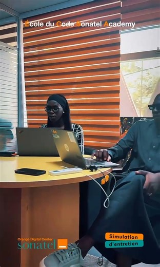 Les apprenants de la promotion 2025 de l’École du Code Sonatel Academy se préparent activement à leur insertion professionnelle. Nous avons organisé des simulations d’entretien qui leur ont permis de : S’exercer dans des conditions réelles Développer leur aisance à l’oral Renforcer leur confiance Mettre en pratique leurs compétences techniques et comportementales Ces moments d’échange et de pratique sont essentiels pour les aider à valoriser leurs compétences et à réussir leurs futures étapes pr