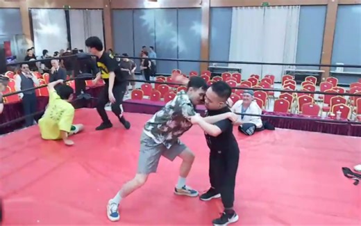 抽象摔迷大战 Man仔vs.鸡哥 寝锁Part.2