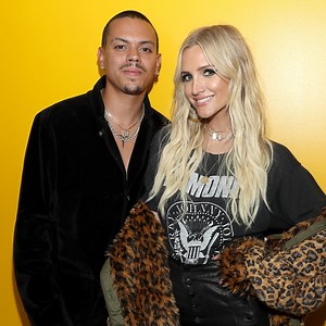 Ashlee Simpson Ross Pregnant With Baby No. 3