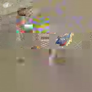 Die Raumfahrtfirma Blue Origin von Amazon-Gründer Jeff Bezos hat erneut eine Rakete mit Astronauten-Kapsel getestet. Die Firma plant, künftig Privatpersonen für einen kurzen Zeitraum ins Weltall zu bringen. | ZDF heute