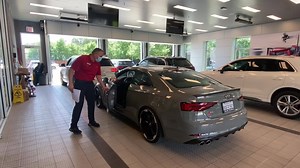 With "Quick Service", never wait in line! 🚗💨 ✅ Concierge pick up & delivery available! 🏠 ✅ Every vehicle is sanitized prior to delivery! ✅ New facility with full amenities! ✅ First tire rotation is free! Quick service is available for maintenance items that do not require diagnosis. More extensive repair will require a longer time allotted towards servicing your vehicle. See dealer for full details. | Audi Dallas