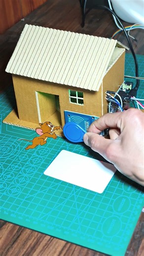 RFID Door Lock System using Arduino Uno | Smart Servo Door Lock Project 🔐