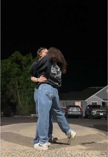 Hungry Kiss Trend: WLW Moments and Kissing Scenes