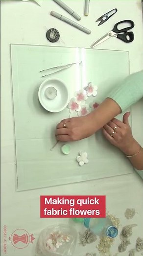 Making quick fabric flowers - part 1