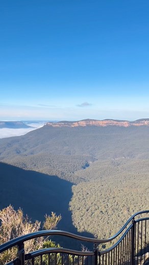 Views like this are worth every step. ⛰️✨ The Prince Henry Cliff walk winds 7 km along the Blue Mountains, linking Katoomba to Leura via Echo Point and the iconic Three Sisters. With over 20 lookouts, cascading waterfalls and wildflowers along the way, it’s one of the most scenic walks in NSW. Tag your hiking buddy! 🥾 Thanks for sharing your #feelNSW moment IG/ amelyluisa and TT/ bmtsuncovered. Plan ahead and check the NSW National Parks and Wildlife Service website for the latest park details 