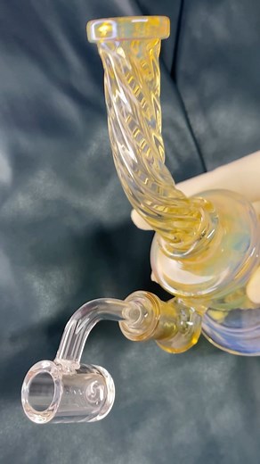 The perfect rig set up 😍😍. Do you prefer 🍃 or 🍯?! | Stoned Genie