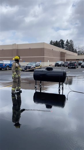 Propane fire training #firefighters #firefighters #livefire #livefiretraining #livefireinstructor | The Rescue Boss