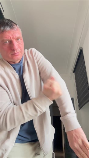 Breaking the forearm with my fist to deeply stimulate the muscles and fascia. This percussive self-massage boosts blood circulation, releases tension, and helps tissue recovery after Loads #massage #selfmassage #bodyanatomy #recovery #bodycare