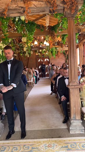 2.9M views · 16K reactions | He kissed the girl 隆‍♀️ @sjweddingcontentcreator.ni @caliandco__ @mandys_upstyles_ @jill_jones_bridal Seán Hitch | Zoe Hitch | Facebook