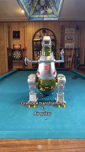 Grimlock #grimloc #grimlocktransformers #fyp #funny #airguitar #transformersriseofthebeasts #fypシ゚viral #transformer #robosen