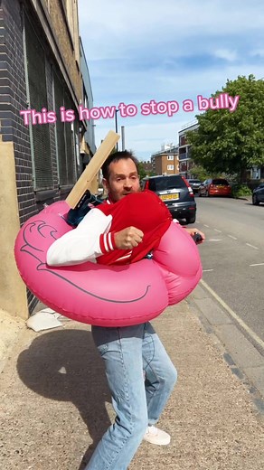 This is how to stop a bully! 🤜🦩#lifedevice