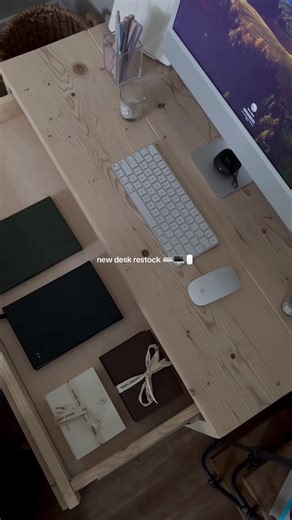 stocking up my new desk with everything i need for the new year 🖥️ big fan of @Papier planners/notebooks and of course my @jaymespaper stationary. the custom brown is a dream 🤎 #newyearsresolution #desksetup #desktour #desktop #restock