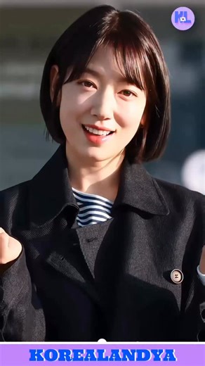 ¿Sabías que Park Shin Hye quería ser idol? | Reina de los K-dramas ¿Sabías que Park Shin Hye entrenó en canto y baile bajo YG Entertainment con la idea de debutar como idol? Con solo 12 años, tomó una decisión que cambió su destino: 👉 dedicarse por completo a la actuación. Hoy, con grandes éxitos y más de 40 premios, es una de las reinas de los dramas coreanos. 💬 ¿Cuál es tu drama favorito de Park Shin Hye? #kdrama #kdramas #parkshinhye #shinhye #doramas #coreadelsur #chaeunwoo #dorama #corean