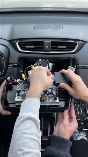 Honda CR-V Factory Radio Upgrade! 🚗 Touchscreen & Wireless CarPlay Installation