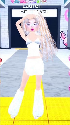 The BEST Runway Look in DTI Right Now ✨ #roblox #shorts