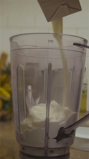 Smoothie recipe for weight gain. Natural weight gain smoothies. Post Workout meal idea. High Protein