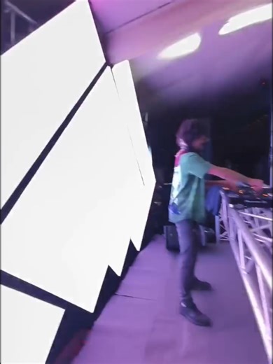 Asi quedo la puesta de Pantalla de Led para la fiesta del Sabado. . Que les parecio? . #resolume #ledscreen #fiesta #eventos #vj