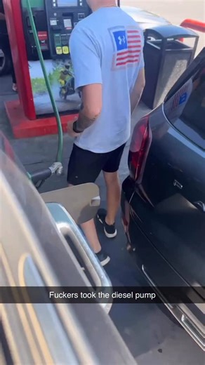 Justin Bastin on Instagram: "Who remembers perpendicular fueling? #diesel #speeddemonracing #ford #truckcommunity #f250 #f250superduty #superduty"