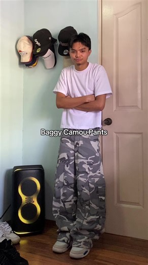 Stylish Gray Camouflage Pants Outfit Ideas