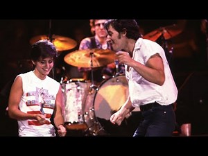 Dancing In The Dark HD - Bruce Springsteen 1984. ( Heartland Rock ) - Courtney Cox...