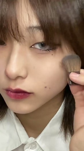 メイクってすごいなぁww #メイク動画 #半顔メイク