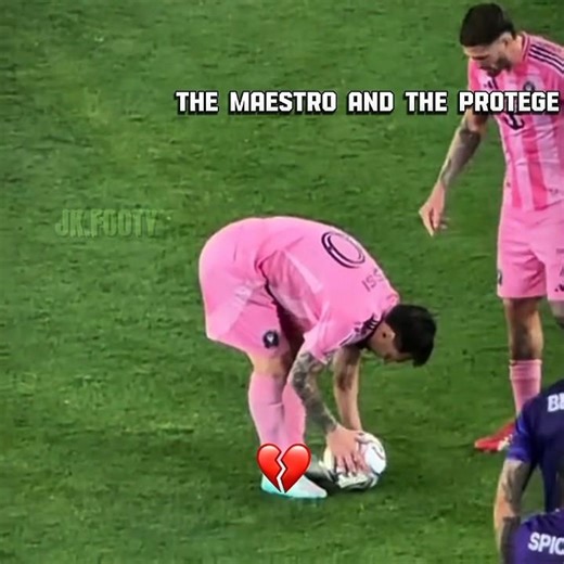 Legendary moment: Messi teaching the art of free kicks #soccer #football #messi #shorts #spain