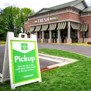 28K views · 536 reactions | Curbside pickup is here! Simply shop online and choose a time to pick up your groceries. We’ll bring them out to your car! | The Fresh Market | Facebook