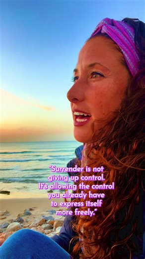 🧘🏻‍♀️Therapy moment. Sometimes we resist surrendering because it can feel defeating. So when I heard Darryl Anka say that “surrender is not giving up control, it’s allowing the control you have to express itself more freely,” I really vibed. In other words, if we allow ourselves to stop fighting what isn’t, we can better work with what is. #therapistbrain 💜Check out www.nilibsimcha.com for more deep content (4th tab on website)
