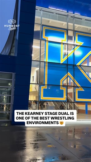 Kearney High School in Nebraska hosted its annual Kearney Stage Dual that’s in a literal theatre. 🤯 | Hurrdat Sports