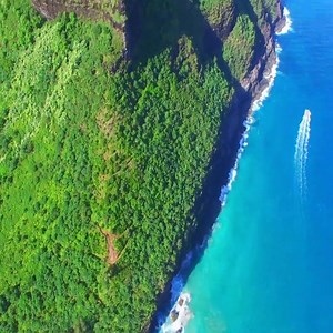 2.9K views · 189 reactions | The Stunning Nā Pali Coast on the Island of Kauai. VC: Giovanni Sabio Hawaiian Islands | Adventure Hawaii | Facebook
