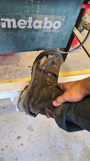 35K views · 179 reactions | Got my money's worth out of this set of boots. @karrimorofficial snow boots. I've been wearing them steady the last 2 years. But hardly never ever seen snow. Must keep an eye out for a new set of comfortable boots. #boots #workboots #snowboots #wornout #wornshoes #footwear #karrimor @karrimor_uk #comfortableboots #comfortableshoes | Deandohertygreaser | Facebook