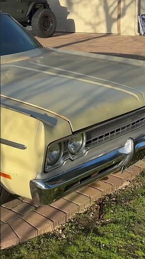 1969 Plymouth Fury big block 440 with open headers and Comp Cam Thumpr cam. #mopar #cammed #bigblock