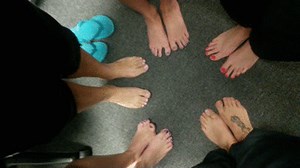 wiggle your toes on Make a GIF