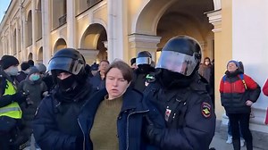 Video. Arrests at anti-war protest in Russia