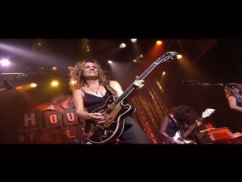 The Bangles - Walk Like An Egyptian - Return to Bangleonia 2000 (Audio 5.1)