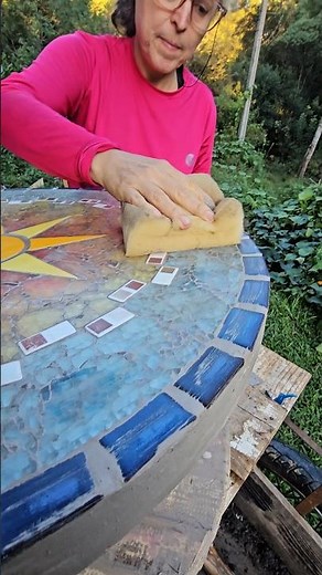 DIY Mosaic Table: From Trash to Treasure for your garden!