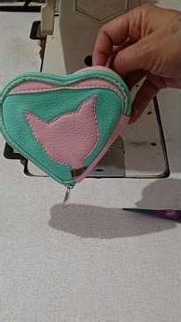 Step-by-step instructions for a mini heart toiletry bag.
