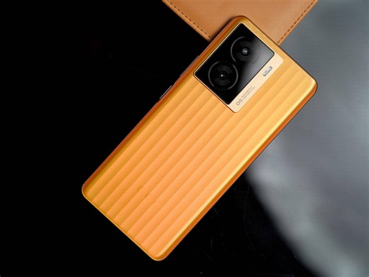 从1999降至1183，12 256GB配置，还搭载120W快充、ois光学防抖