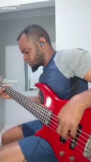 Red Hot chili peper ‪@RedHotChiliPeppers‬ #flyp ‪@realbrazilianbassmusic‬ ‪@Tonante‬