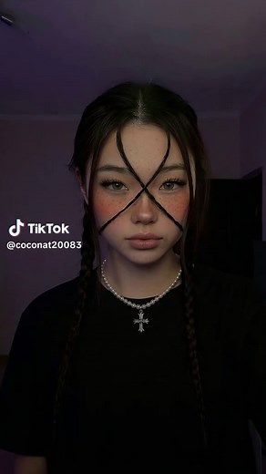 Goth Makeup Process: Create Your Dark Aesthetic 🖤