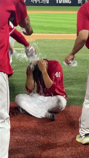Kim Min-jun's First Career Win Celebration Water Festival🥳💦