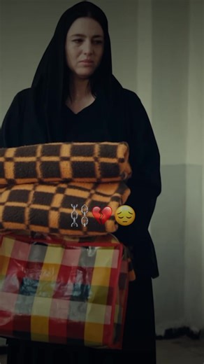 (تمثيل فقط) و ربي يفرج على كل مسجون 🤲🏻 #tiktok #fyp #london #constantine #ومضان_يجمعنا @NARIMANE GUEMRI