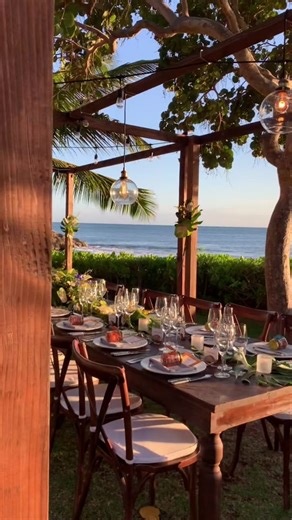 Romantic West Side Sunset Wedding at Four Seasons Oahu