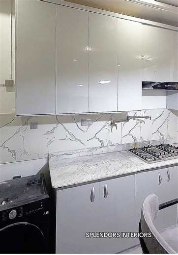 This kitchen space was designed for better flow,smarter storage and a clean modern finish. Every detail was planned to make the space both beautiful and functional. At SPLENDORS INTERIORS we don’t just change spaces,we transform how you live in them. 📩 Send us a dm to remodel your kitchen properly. #splendorsinteriors #interiordesignerinlagos #lagosdesigner #explorepage #interiordesign