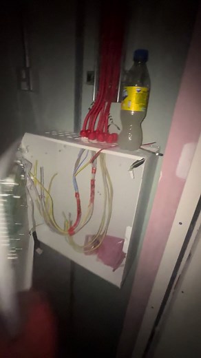 for the feminine sparkys who like dressing cables like they paint there toe nails 😂🤣😂#electricalmate #electricalwork #firealarms #electricalimprover #electricalapprentice